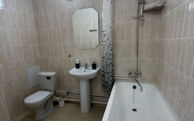 Dvukhkomnatnaya V Tsentre Goroda Flat