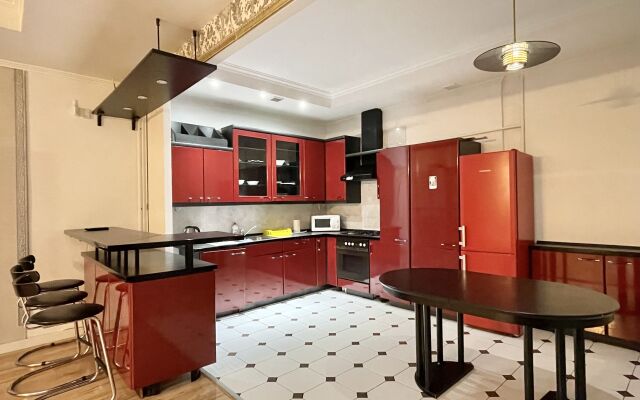 4-komnatnye HomeApart Volodarskogo, 18 Apartments