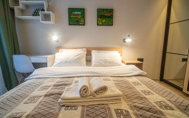 Uyutnaya Kvartira S Udobnym Raspolozheniem Flat