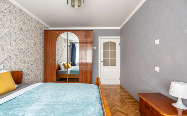 Trekhkomnatnaya Flat