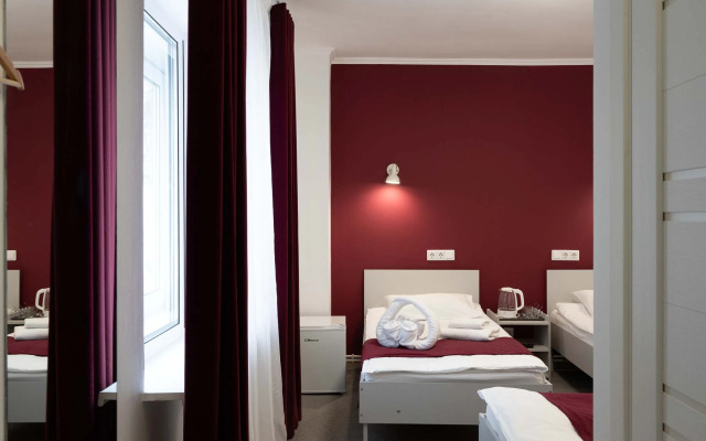 Hotel, IQHotel
