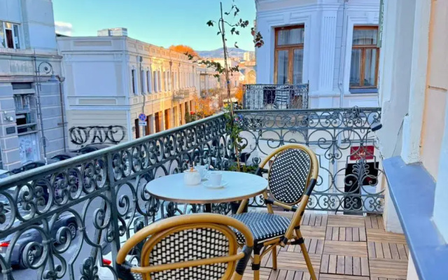 Отель ARTS HOTEL BY SQUARE