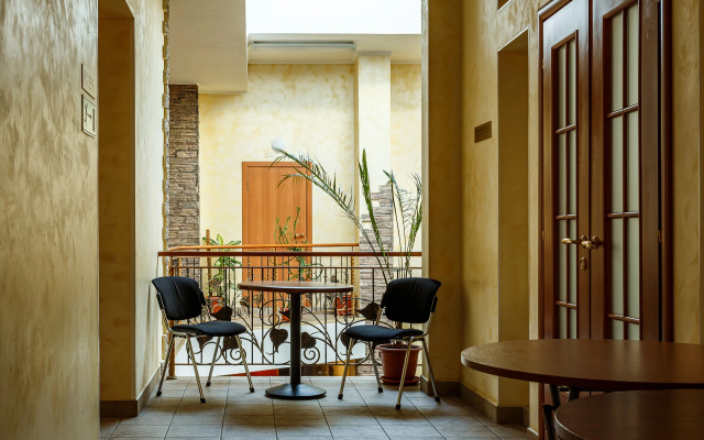 Almaz Hotel