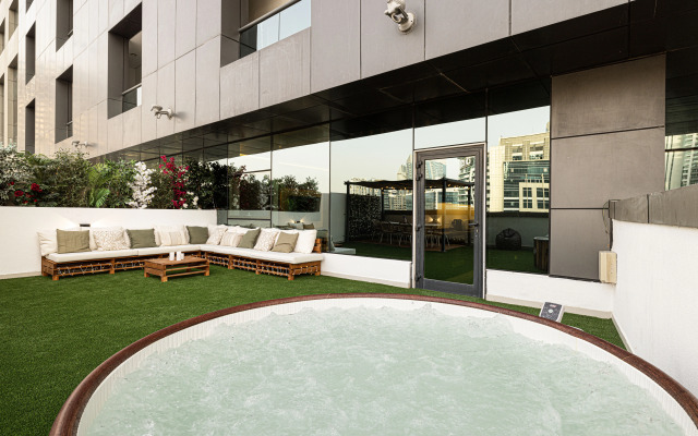 Next House - DownTown Views Hostel