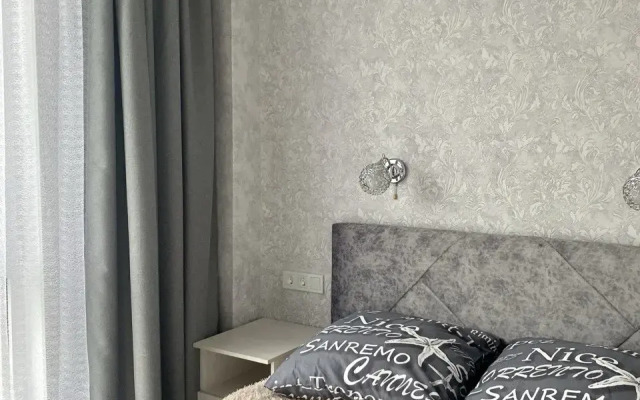 Bakinskaya 26-15 Flat