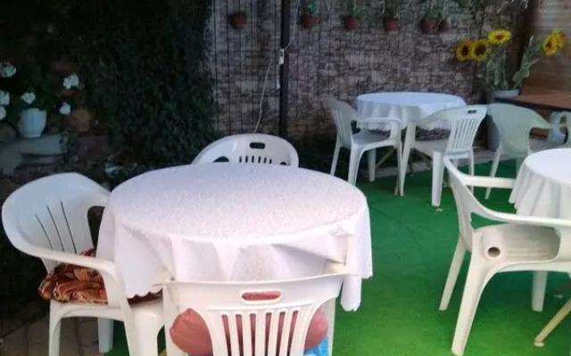 Elina Guest house