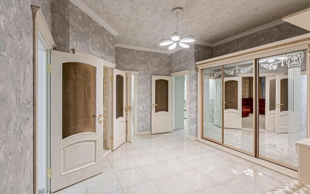 V Krasnoflotskom Pereulke 1 Flat