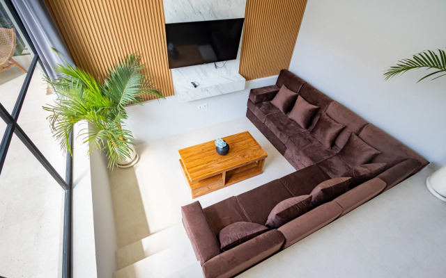 Novaya Villa s 2 Spalnyami, Ogromny Basseyn, Changu, Villa