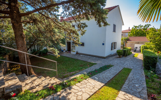 Maria in Malinska Apartments