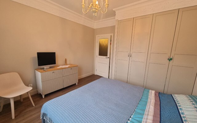 Komfortnaya Odnushka Na Lazarevskoy 9 Apartments