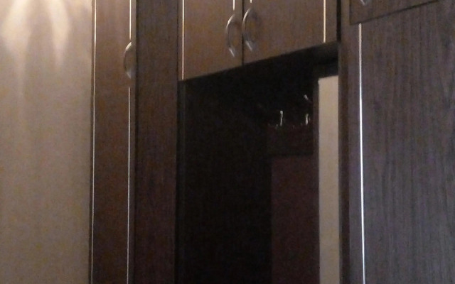 Квартира Двухкомнатная у метро с бесплатной парковкой