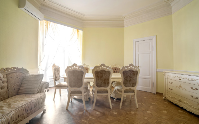 Квартира на Рубинштейна 4