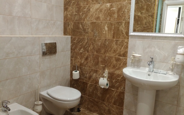 8 Avenyu Hotel