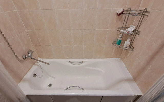 U Kolomenskogo Kremlya Flat