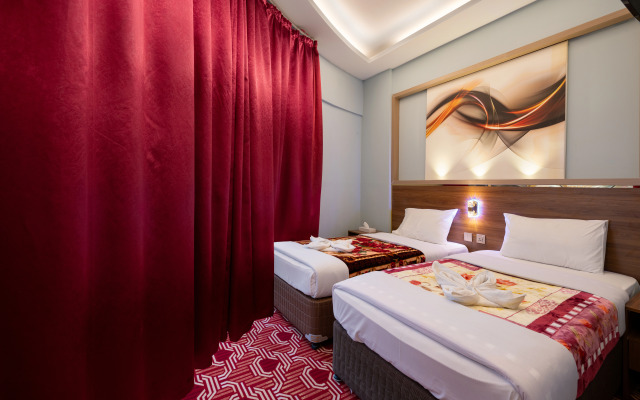 Tanha Hotel