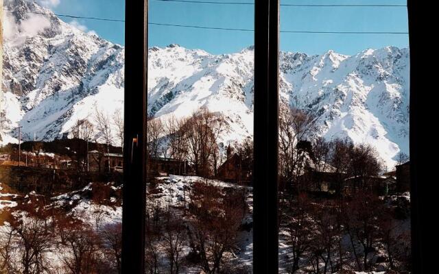 Cozy Hotel Kazbegi