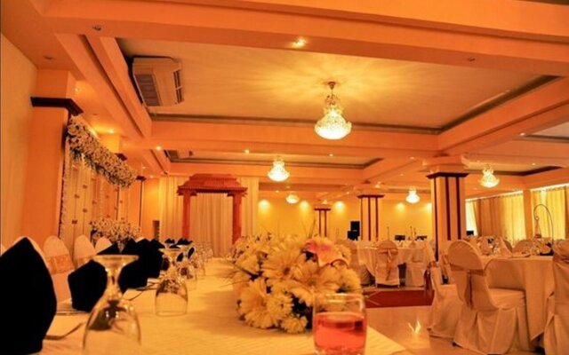 Oak Ray Regency Hotel