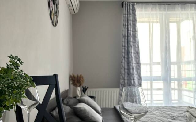 MoonRoom 72 Komfort klassa v Yevropeyskom Flat