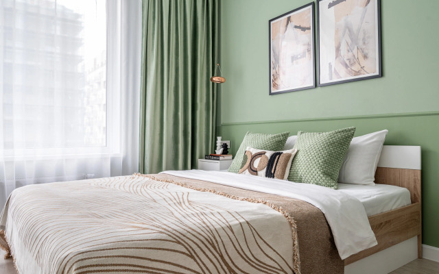 Студия у Метро Космонавтов