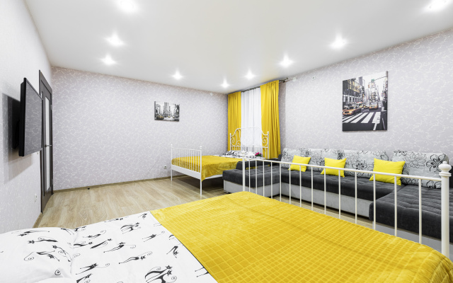 Na Vosem Person Apartments