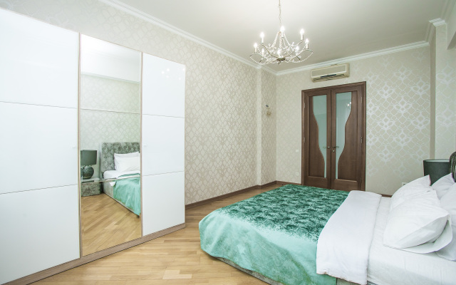 3-room on 2 International Street City Center  Apartments