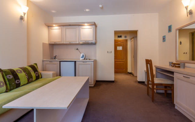 Апарт-отель Quiet Family