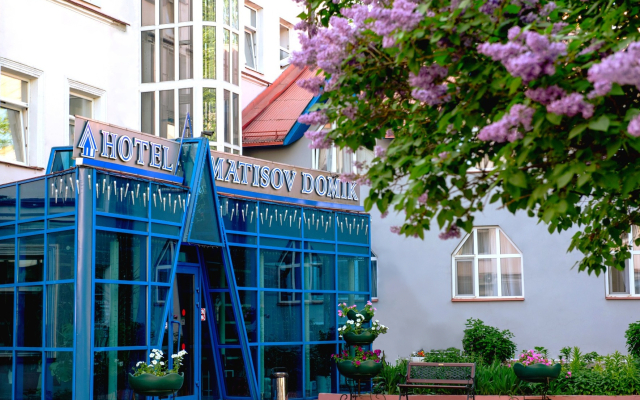 Matisov Domik Hotel near New Holland Island