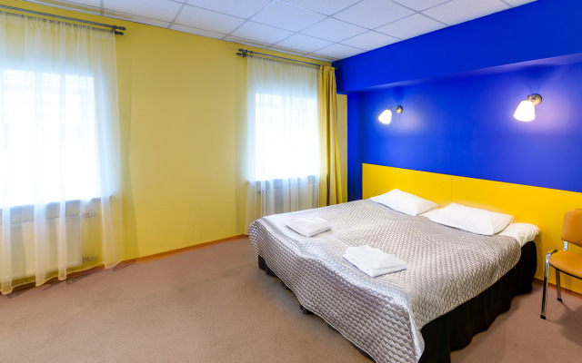 Отель Red Apple