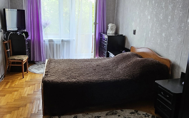 Na Oktyabryskoy Flat