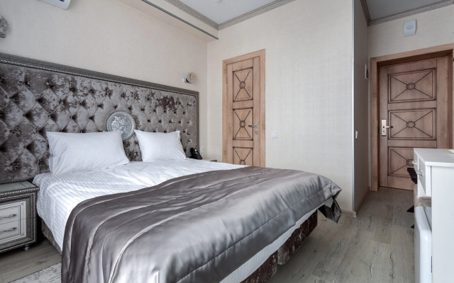 V 5 Minutakh Ot Morya Apartments