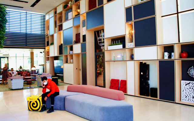 Квартира с видом на город в апарт-отеле Yes Botanica