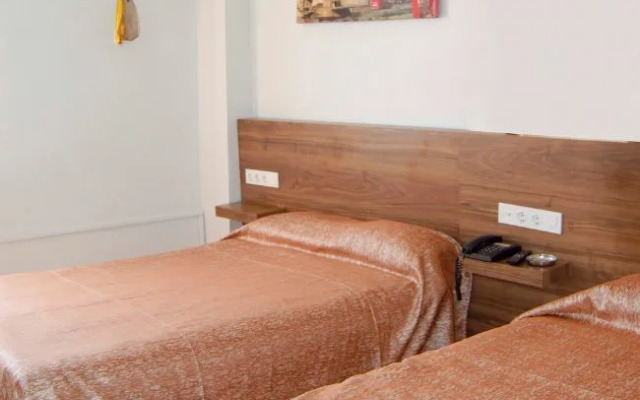Yunus Hotel
