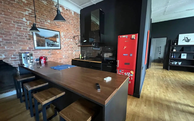 3-kh komnatnye apartamenty v stile loft v samom tsentre Apartments