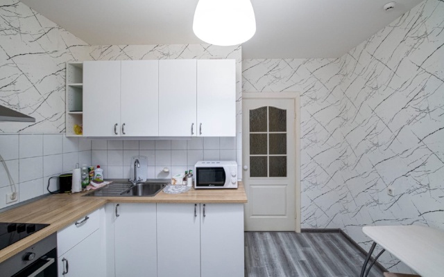 Chistaya i Uyutnaya na Burnakovskoy 77 Flat