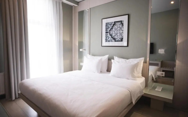 Resident City Hotel