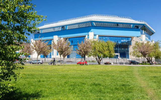 Kvartira s Dizajnerskim Evroremontom v Novom Zilom Komplekse s Panoramnymi Oknami