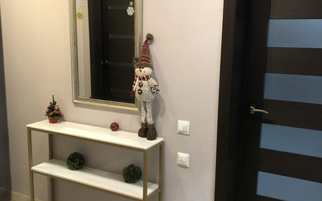 S Kaminom I Saunoy U Ozera Private House