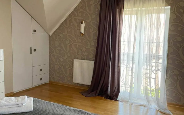 Dom Khudozhnika Private house