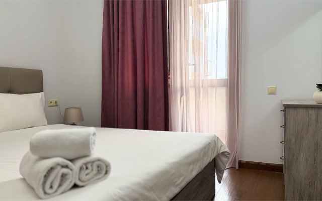 Апартаменты с 1 спальней и балконом от Sweet Home