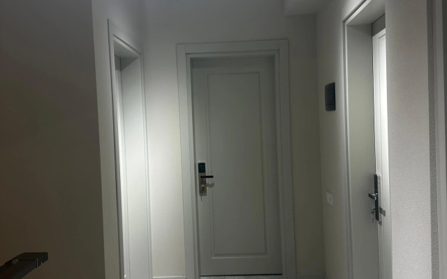 Parliament Hotel & Restaurant