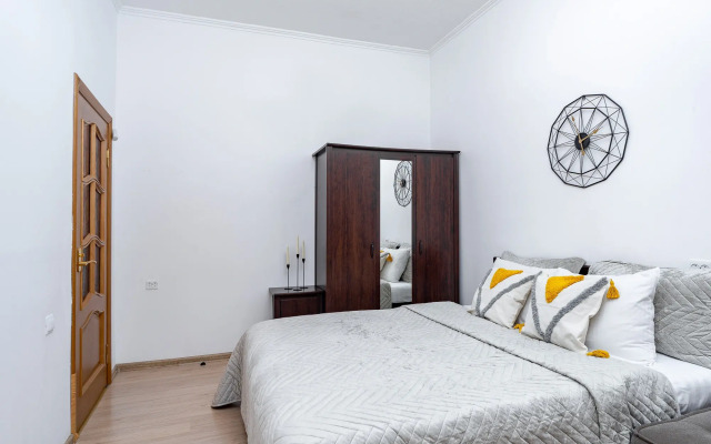 Апартаменты 3 спальни 2 санузла Грибоедов 10 гостей