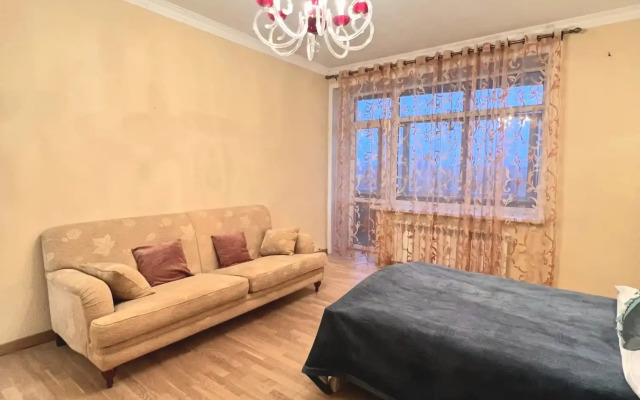 Amanzholova 65 Elitnaia Novostroika Flat