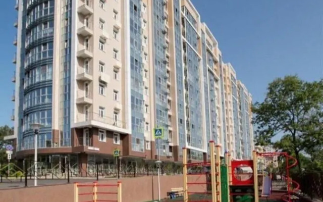 Na Samom Beregu Chyornogo Morya Flat