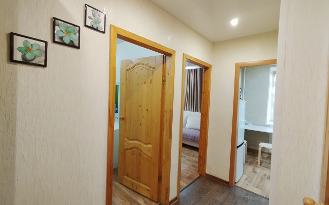 Dvukhkomnatnye Na Komsomolskoy Apartment