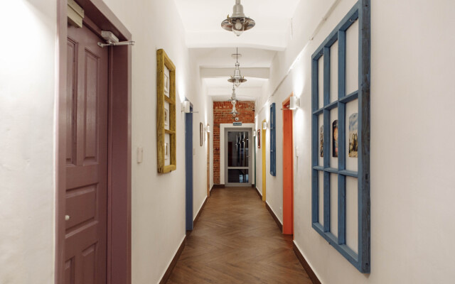 Dva Gusya Hostel