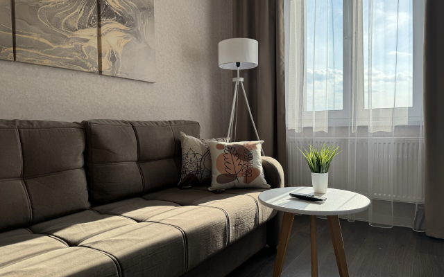 Квартира Рядом с Метро и Видом на Закат