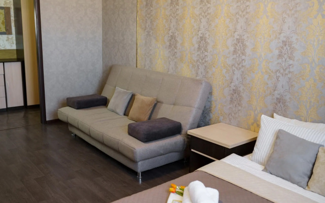 Gold Fish Na Khantayskoy 37 Apartments
