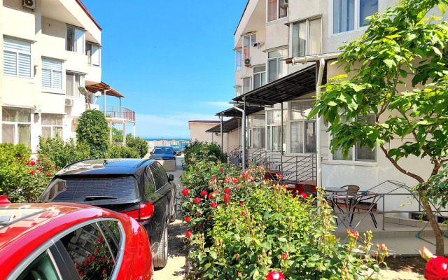 Апартаменты Феодосийский залив однокомнатная студия в цоколе