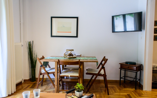 Cozy in Plaka Apartments