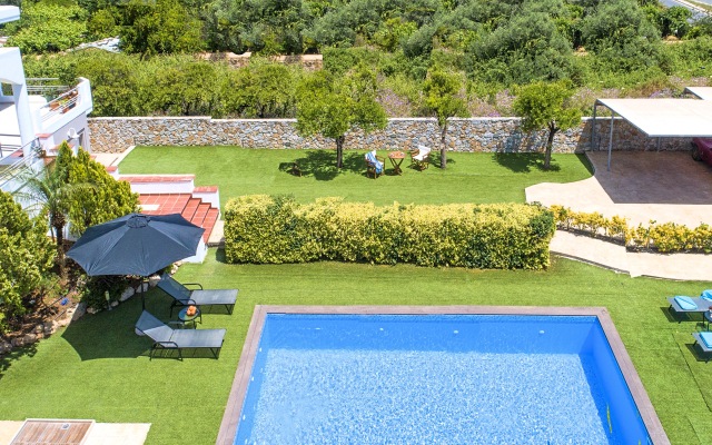 Chania City Heated Pool Villa